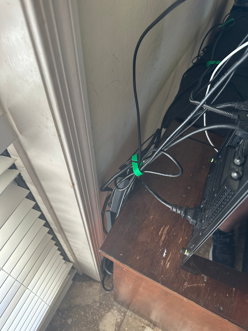 3D Printed Cable Organizer Clips – Desk Cable Management Holders for Charging Cords, Gaming Setups & Workstations