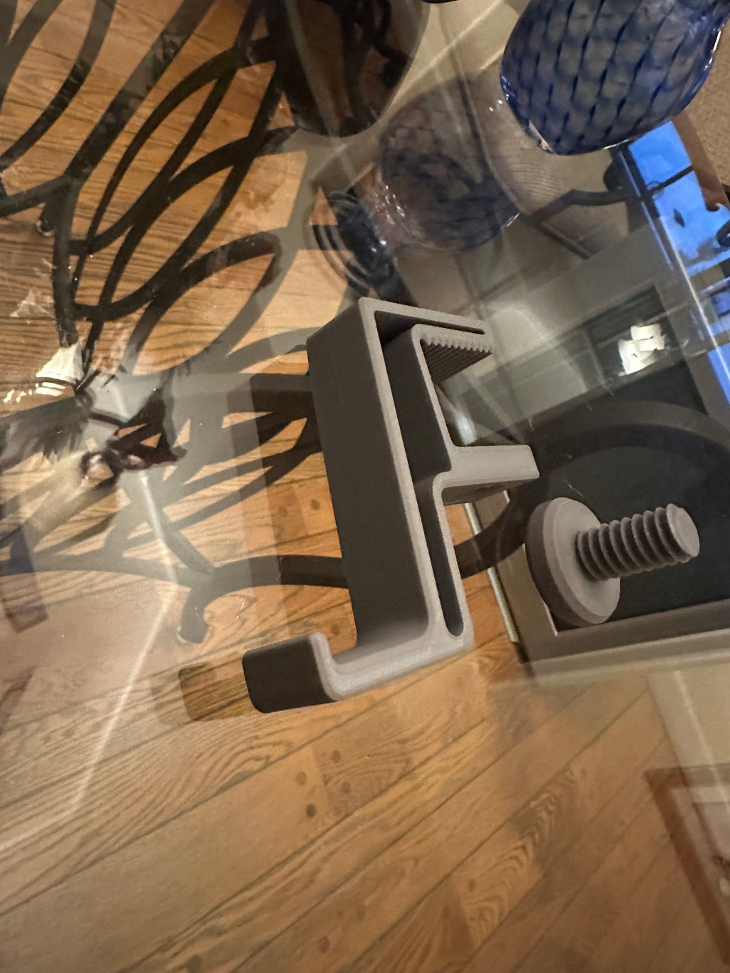 Minimalist Headset Hanger – Desk-Mounted Headphone Holder | Gaming, Studio & Desk Organization