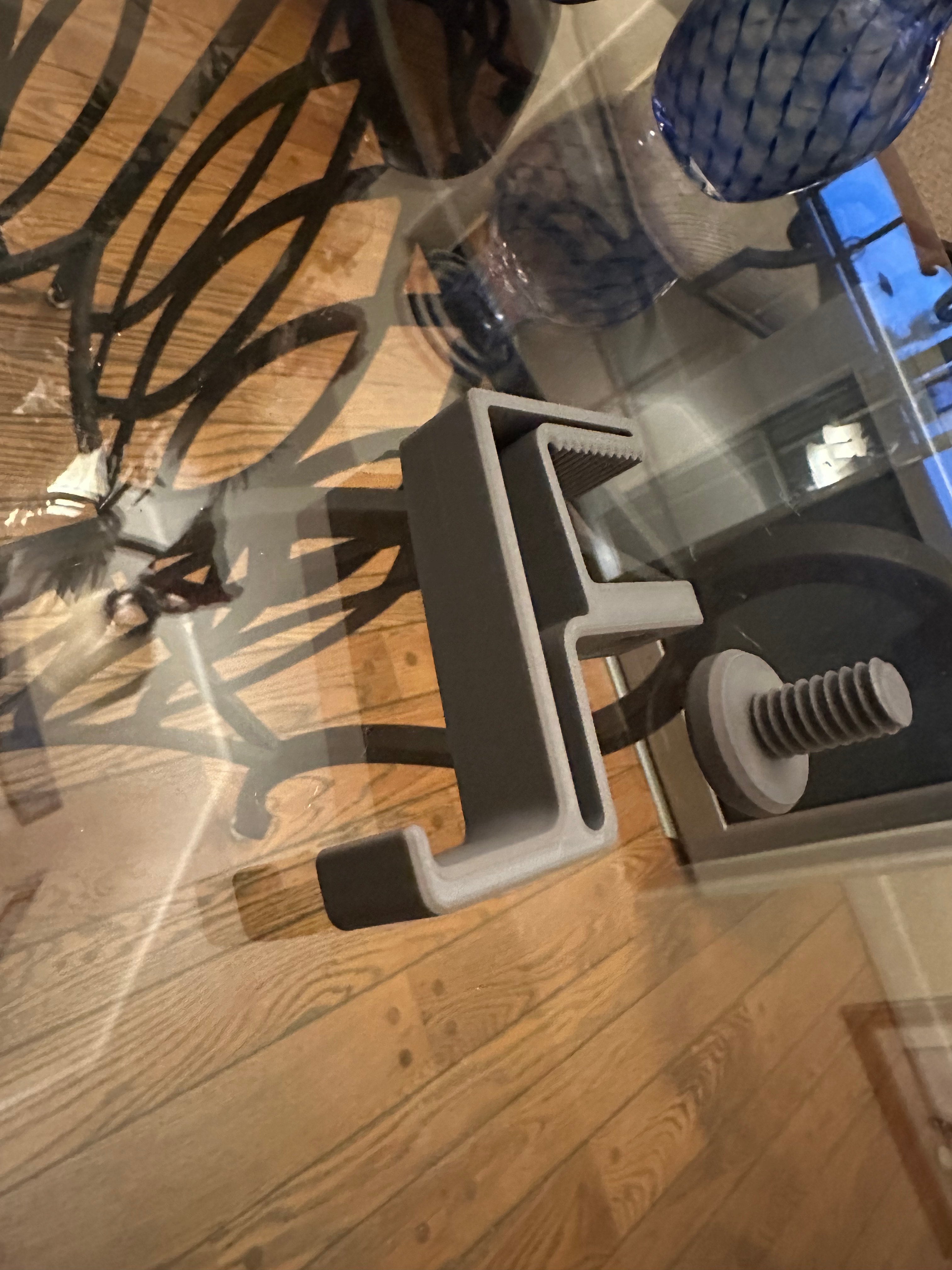 Minimalist Headset Hanger – Desk-Mounted Headphone Holder | Gaming, Studio & Desk Organization