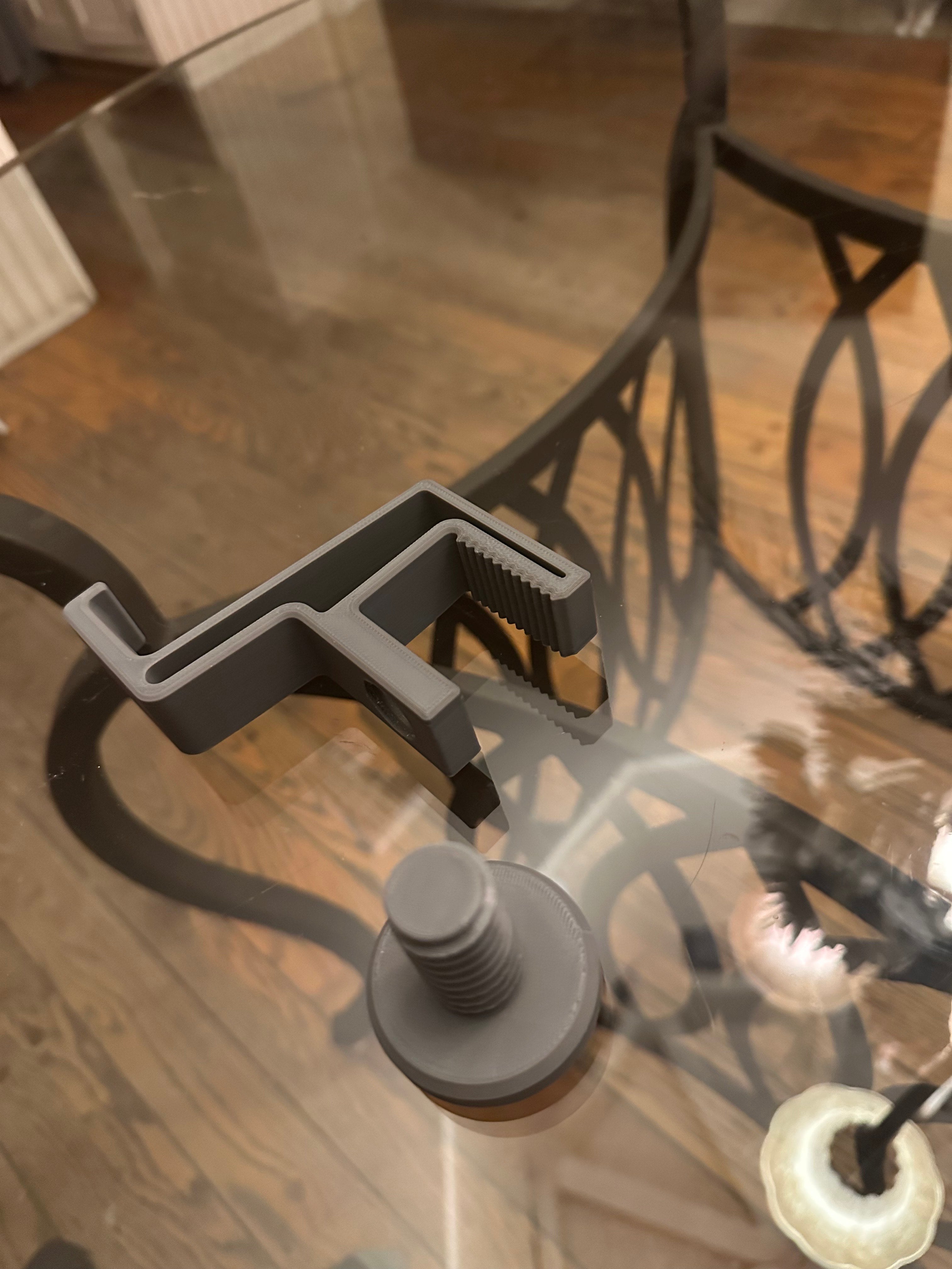 Minimalist Headset Hanger – Desk-Mounted Headphone Holder | Gaming, Studio & Desk Organization