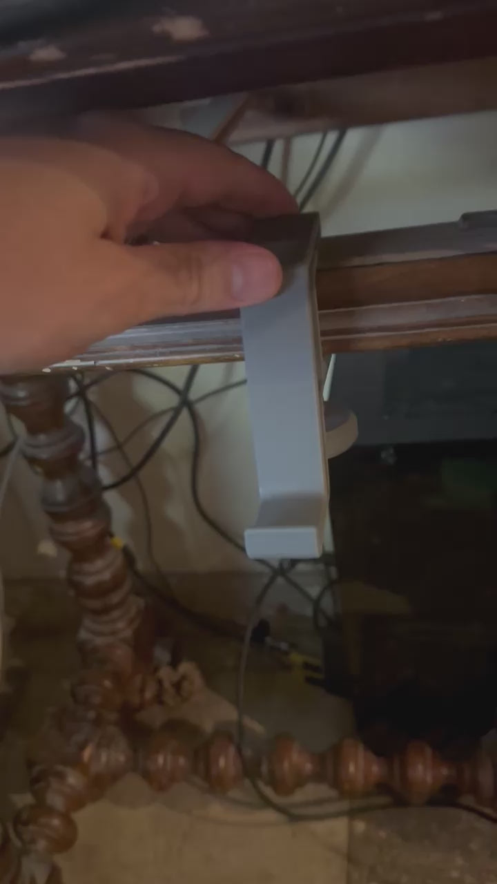 Minimalist Headset Hanger – Desk-Mounted Headphone Holder | Gaming, Studio & Desk Organization